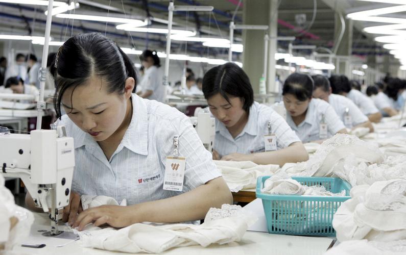 探秘朝鲜工厂感受生产力大跃进